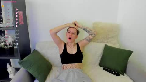 milenakeeks online show from March 13, 8:15 am