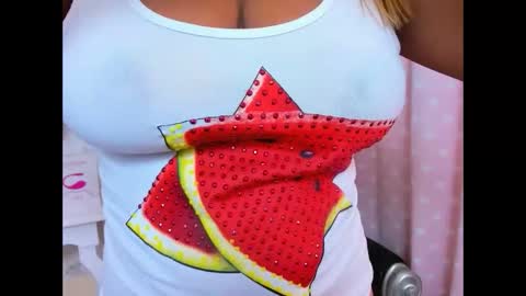 Snapshot of milf_bigass_ chatting on October 20, 12:41 pm Antonella online show from October 20, 12:41 pm