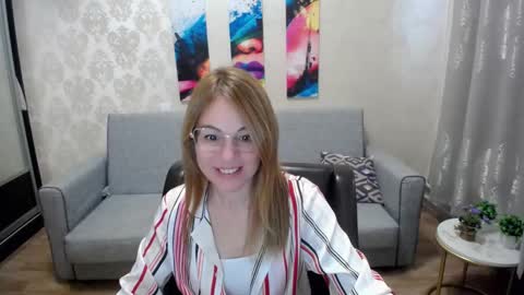 milf_for_u777 online show from October 8, 9:46 am