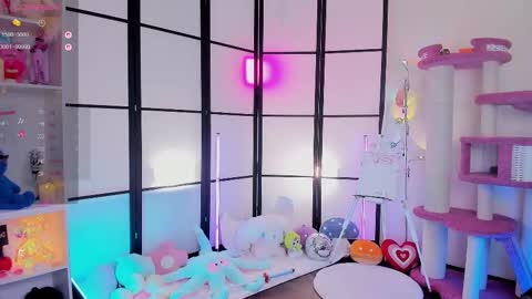 milky cute online show from March 1, 7:46 pm