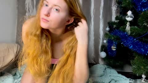 Snapshot of milly_milliy chatting on December 11, 8:28 pm Milly online show from December 11, 8:28 pm