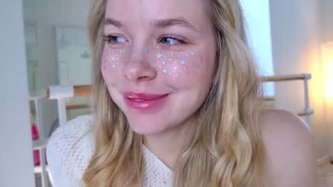 Milly    online show from June 25, 7:02 am