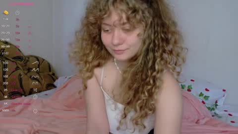 milounee online show from April 1, 9:32 am