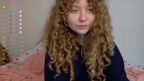 milounee online show from March 26, 8:49 am