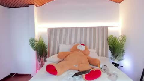 miluu online show from June 5, 3:29 pm