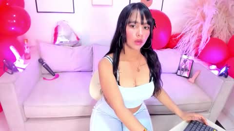 Milu White  online show from February 19, 4:01 am