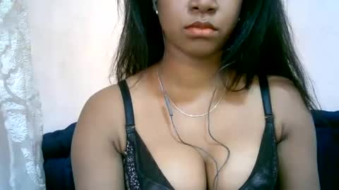 mimie32 online show from June 24, 8:46 am