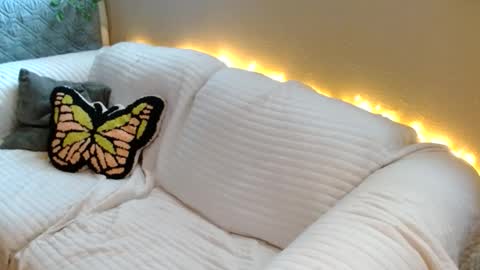 Mindy online show from February 25, 6:39 pm