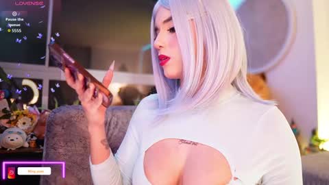 Snapshot of ming_yue_ chatting on September 18, 4:33 am My name is Fer Nice to meet you  give it a thumbs up please its important online show from September 18, 4:33 am