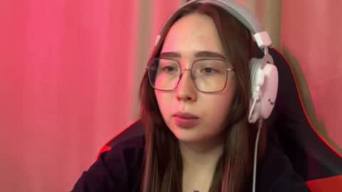 Snapshot of mira_light_ chatting on October 14, 3:25 pm mira_light_ online show from October 14, 3:25 pm