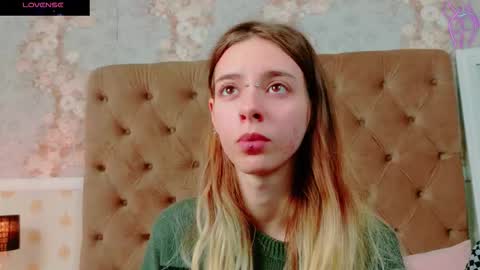 mira_lynxx online show from October 29, 5:12 am