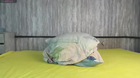 mira_one_ online show from April 5, 11:53 am