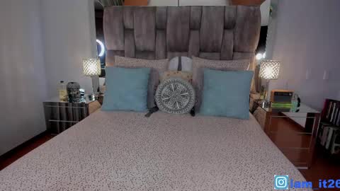 Miranda online show from March 23, 1:12 am