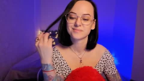 MiraSkyy online show from February 13, 9:05 pm