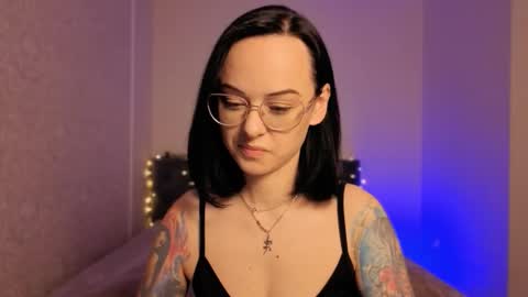 MiraSkyy online show from March 17, 4:33 pm