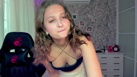 mishel_a_mur online show from October 22, 1:43 am
