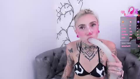 miss___angel online show from March 6, 6:16 pm