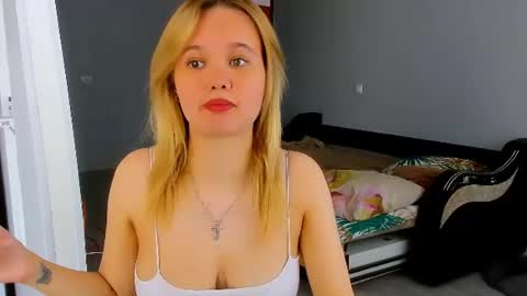 miss__selena online show from July 24, 8:12 am