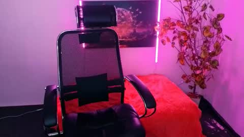 Snapshot of miss_alice_silver chatting on October 26, 4:57 pm miss_alice_silver online show from October 26, 4:57 pm