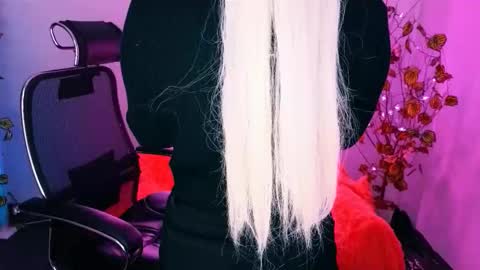 Snapshot of miss_alice_silver chatting on October 19, 4:42 pm miss_alice_silver online show from October 19, 4:42 pm