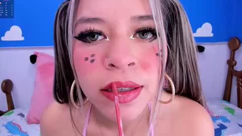 miss_lucyla online show from March 10, 11:03 am