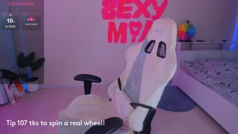 Snapshot of miss_mia_meow chatting on December 9, 12:12 am Mamma Mia online show from December 9, 12:12 am