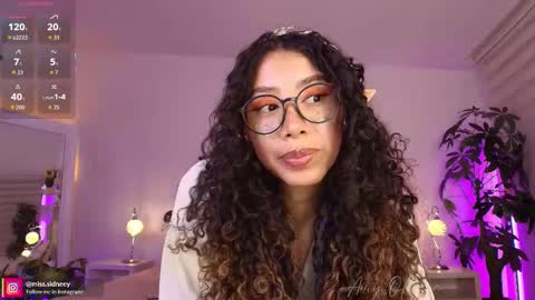 Amy Olivera online show from October 31, 1:37 pm