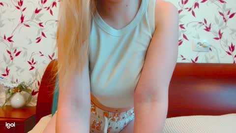 Snapshot of miss_sophy_ chatting on December 12, 9:08 am Sophy online show from December 12, 9:08 am