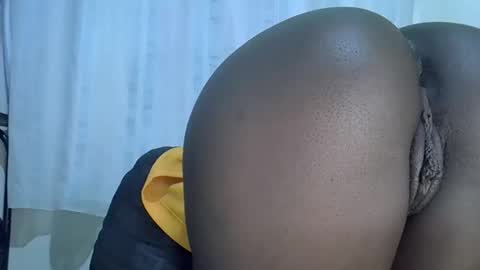 Snapshot of miss_squirty2 chatting on October 8, 7:24 am jasmine online show from October 8, 7:24 am