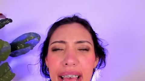 Miss Veronica online show from April 21, 2:02 pm