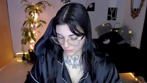 Snapshot of misscharlottte_18 chatting on December 4, 5:22 pm Missy Charlottte.  Hey remember to give me a thumbs up ty online show from December 4, 5:22 pm