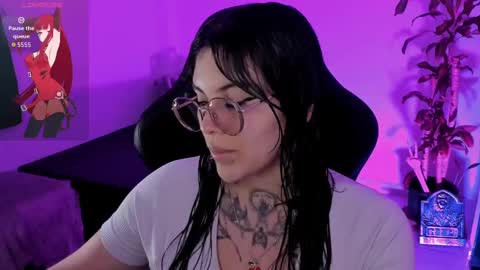 Snapshot of misscharlottte_18 chatting on October 12, 12:57 am Missy Charlottte.  Hey remember to give me a thumbs up ty online show from October 12, 12:57 am