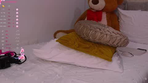 D A N A online show from March 13, 1:40 am