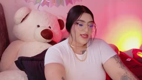 missevans_ online show from July 2, 8:04 pm
