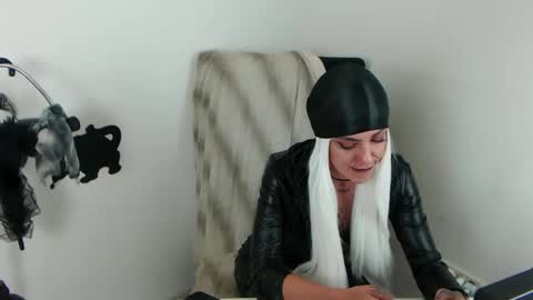 Snapshot of missjenny7 chatting on December 20, 8:55 pm MissJenny7 online show from December 20, 8:55 pm