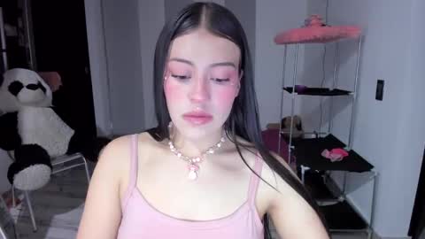 missloren333 online show from January 8, 7:55 am