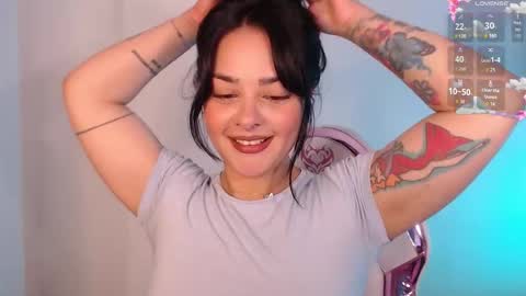 Snapshot of missmariana_ chatting on October 22, 1:32 am missmariana_ online show from October 22, 1:32 am