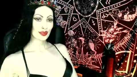MissMoonDoll online show from July 3, 6:30 am