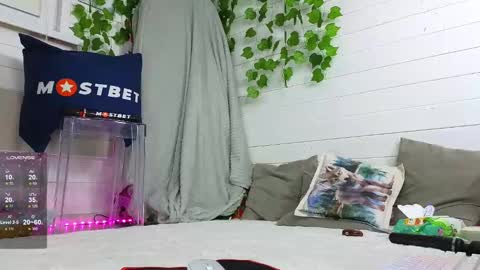 . online show from January 9, 9:37 pm