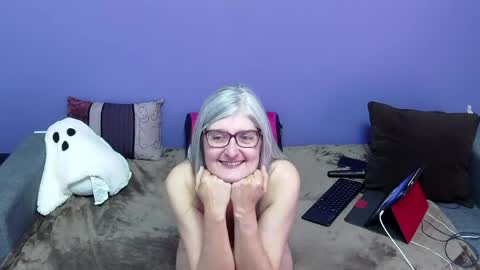 Miss Spooky Silverstacker online show from May 15, 11:51 pm
