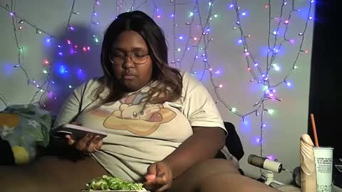 Snapshot of misstrezzkristina chatting on March 1, 3:32 am Misstrezzkristina online show from March 1, 3:32 am