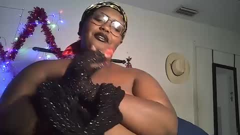 Snapshot of misstrezzkristina chatting on February 13, 3:39 am Misstrezzkristina online show from February 13, 3:39 am