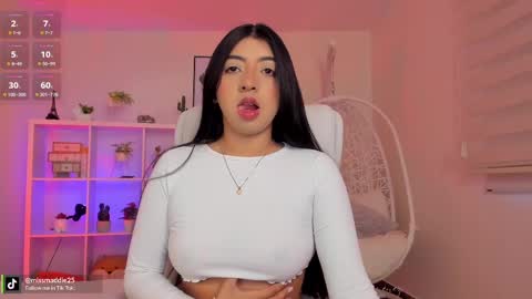 Snapshot of missvancouver_ chatting on September 25, 1:10 pm Mafe Jimenez online show from September 25, 1:10 pm