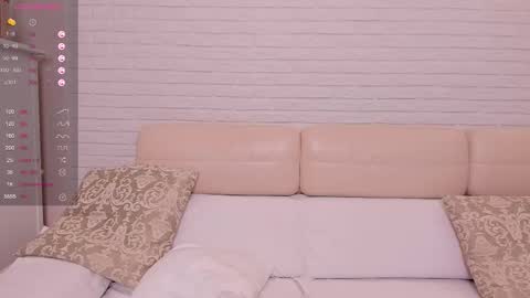 Snapshot of missxcaprice chatting on October 2, 3:00 am missxcaprice online show from October 2, 3:00 am