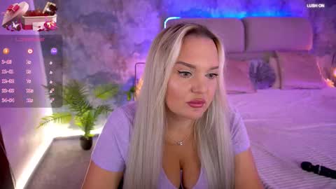 Snapshot of missyymartinezz chatting on September 26, 8:01 am Amely online show from September 26, 8:01 am