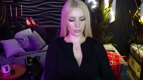 Darsy online show from December 27, 1:50 pm