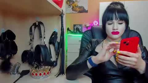 Mistress Kristi online show from October 15, 7:05 pm