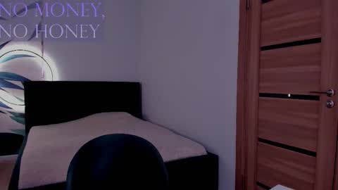 Mistress Mia online show from November 28, 9:29 pm