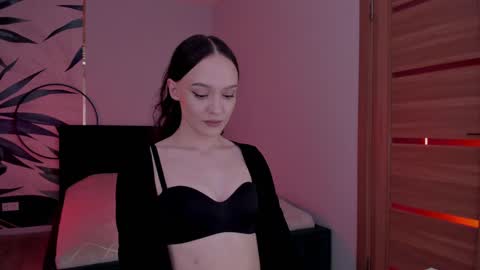 Mistress Mia online show from December 4, 1:47 am