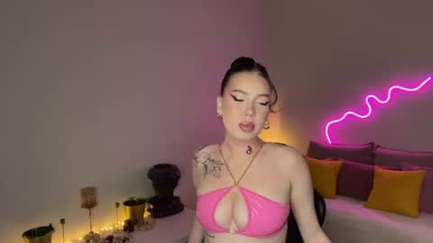 Mia online show from May 24, 7:24 pm